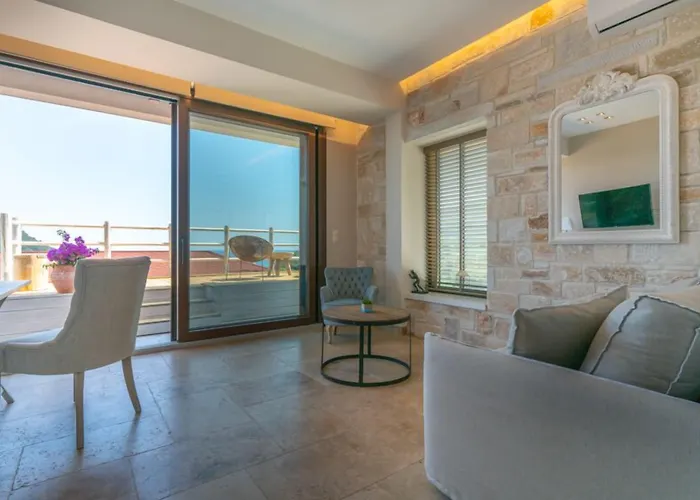 Aparthotel Agorastos Koinira