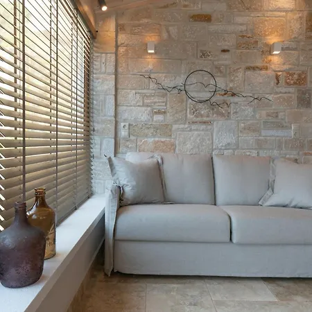 Agorastos 아파트호텔