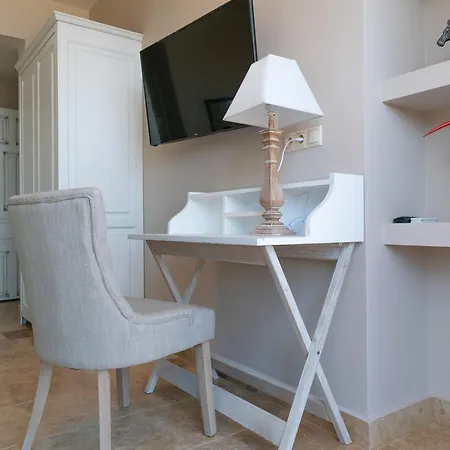 Agorastos 코이니라